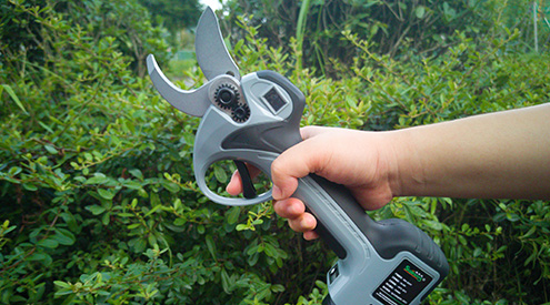 Operating instructions for electric pruning shears